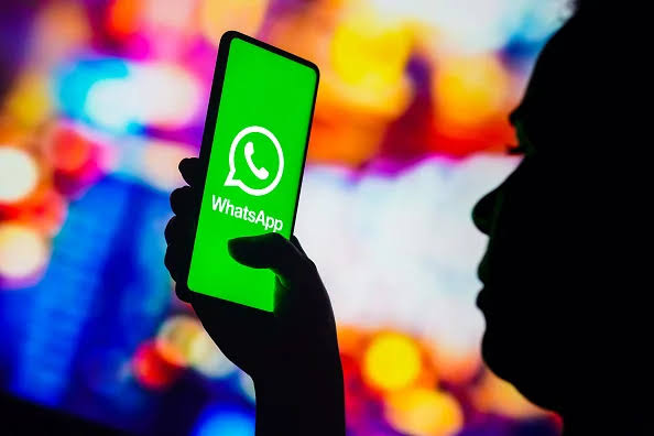 Como colocar música no status do WhatsApp com letra
