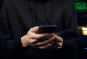 Rastrear um celular roubado. Imagem Livre de Direitos Autorais.